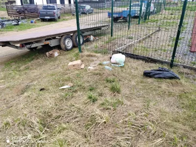 Жители села Варзуга Мурманской области пожаловались на оставленный после рыбаков мусор