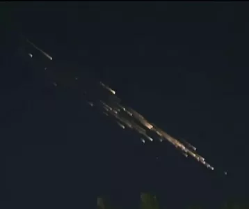 Ярко светящиеся объекты в небе над Казахстаном попали на видео: в правительстве нашли объяснение «налету НЛО»