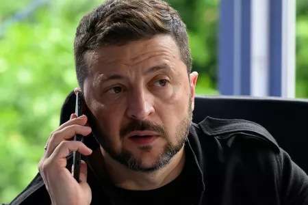 Пенсионерка с «люксом»: Зеленский подарил своей матери квартиру в Дубае за 3,2 млн долларов