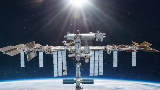 Космический суверенитет: Мантуров рассказал о российской платформе-дроне в космосе