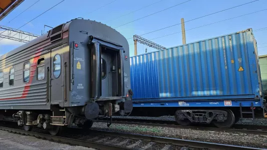 Россиянка выкупила все купе в поезде РЖД за 50 тыс. рублей: что ей говорили попутчики — райская поездка стала «адом»