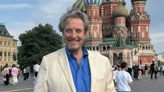 Отец Илона Маска отведал в Москве котлету с пюре и чуть не свалился со стула — что произошло с бизнесменом
