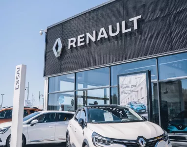 В Госдуме РФ предложили признать логотип Renault фашистским символом — автоконцерн хочет производить для Украины дроны
