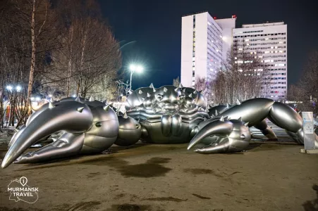 Надувного краба из Мурманска увезли в Москву