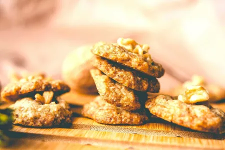 «Вкусняшки» к чаю за 20 минут — без муки и теста: смешала 3 ингредиента — и в духовку