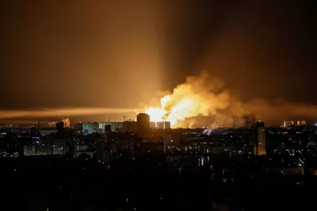 По российским химзаводам «прилетело», в ответ заполыхали Изюм и Запорожье, до Сум и Покровска — рукой подать: военкоры рассказали, что творится в зоне СВО 14 июня 2025 года