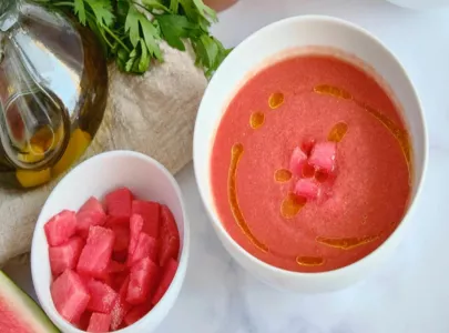 Летний гаспачо с арбузом и огурцом — свежо, необычно и хочется добавки
