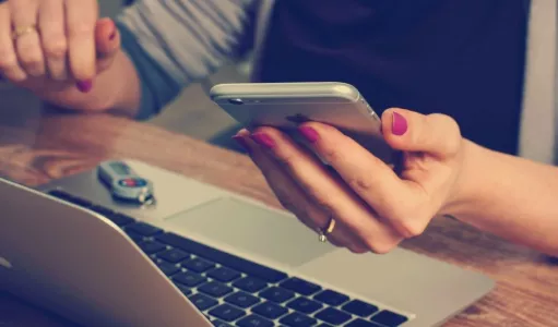 Если такие есть — лучше удалить: как выглядят SMS, которые опасно хранить в телефоне — останетесь без штанов