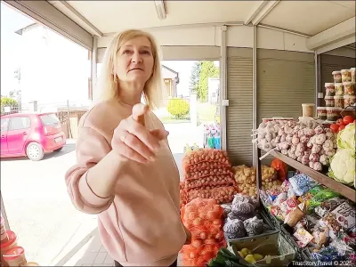 Россиянин на деревенском рынке в Польше — местных почти нет, повсюду галдят чехи и немцы — всем нужно одно