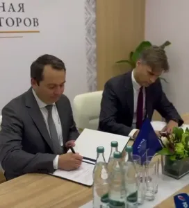 Мурманская область подписала соглашение с Роскосмосом на ПМЭФ-2025