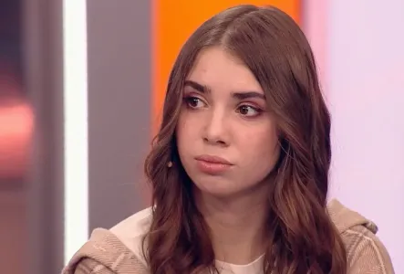 Дочь отца 30 детей Сухова рассказала, как устроен его «гарем»: «Жены и дочери ему ноги целуют»