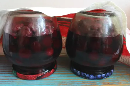 На вкус как свежая — готовлю вишню на зиму только так — без добавления сахара и в собственном соку