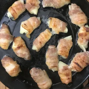 Готовлю из ананаса необычную закуску — она удивляет сочетанием вкусов, готовится быстро — и всего 2 основных ингредиента
