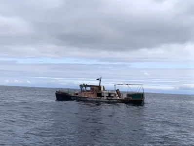 В Баренцевом море полностью сгорело маломерное судно