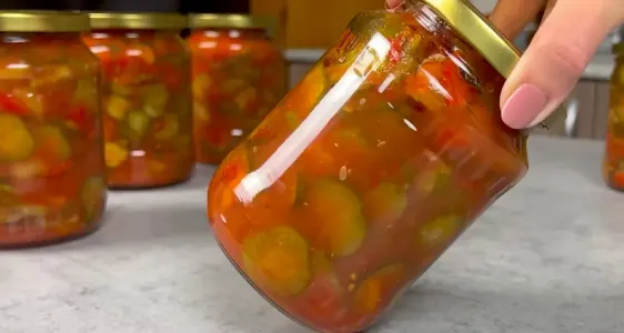 Невероятно вкусное лечо из огурцов на зиму: закрываю по 20 банок — хранить можно и при комнатной температуре