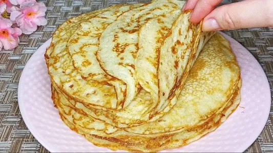 Беру манку и кефир — готовлю завтрак для всей семьи: пышные 
и ажурные блинчики — получатся у всех