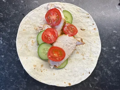 Обмазала курицу — и в духовку: едим вместо колбасы с хлебом — вкусно, за уши не оттащишь