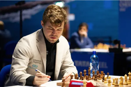 Школьник из России «наказал» чемпиона мира по шахматам: как великий Карлсен проиграл 15-летке Иванникову