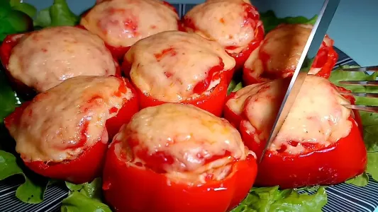 Фарширую болгарский перец кольцами — получаются аппетитные «бочонки» с мясом: рецепт простой, а выглядит блюдо эффектно