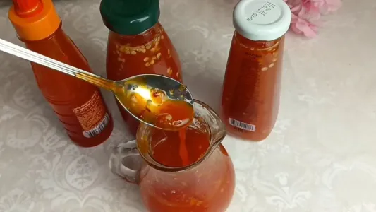 Заготавливаю на зиму самый популярный кисло-сладкий соус Чили — вкуснее магазинного и без вредных консервантов