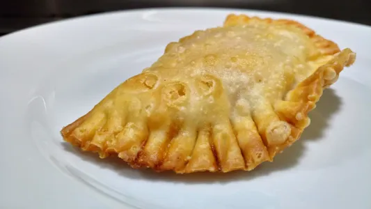 Сочные и хрустящие: готовим чебуреки на заварном тесте — такие вкусные, что захочется жарить каждые выходные