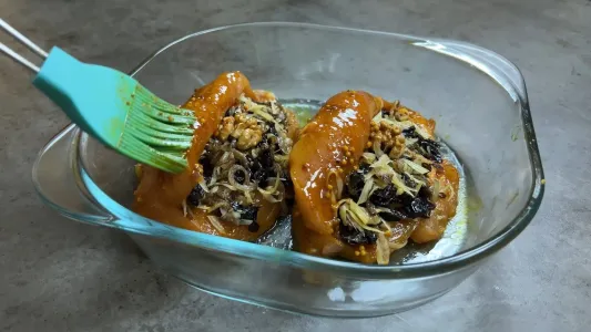 Когда есть в холодильнике куриное филе, готовлю кармашки с начинкой — вкуснее колбасы: проверенный рецепт