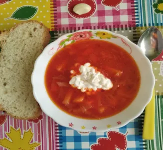 Луковый борщ для тех, кто хочет отдохнуть от мяса и почувствовать легкость в желудке