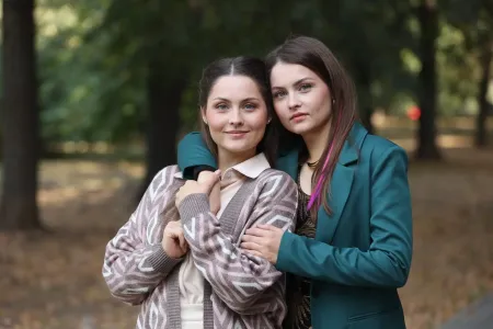Сериал недели: близняшки поменялись в Турции судьбами в новой мелодраме «Сёстры» — премьера