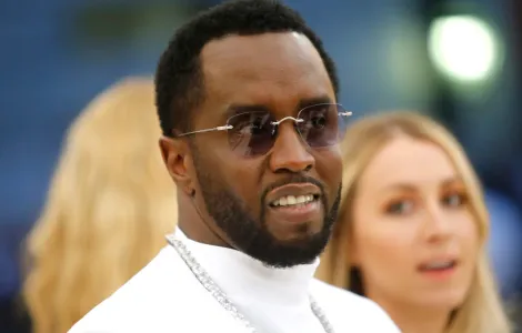 Вердикт за развратные вечеринки: рэпера P. Diddy частично оправдали, но на свободу не выпустили — дело получит продолжение осенью