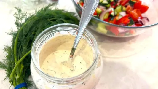 Магазинный соус — не вкусно: готовлю заправку для шашлыка сама: смешала 3 ингредиента — и готово
