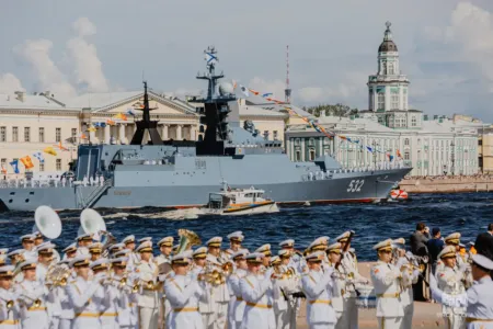 Россияне, у нас отмена: на День ВМФ в Санкт-Петербурге отменили Главный военно-морской парад — в чём причина такого решения