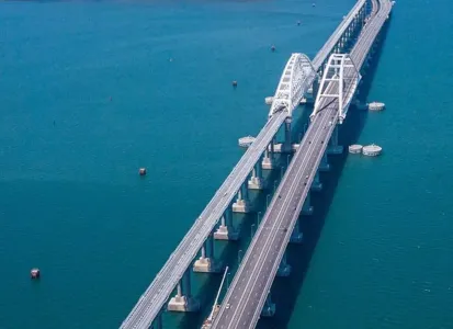 На Крымском мосту со стороны Тамани скопилось в «глухой» пробке 540 автомобилей