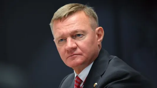 Могло грозить уголовное наказание: СМИ сообщают о самоубийстве экс-главы Минтранса Романа Старовойта — что известно к этому часу