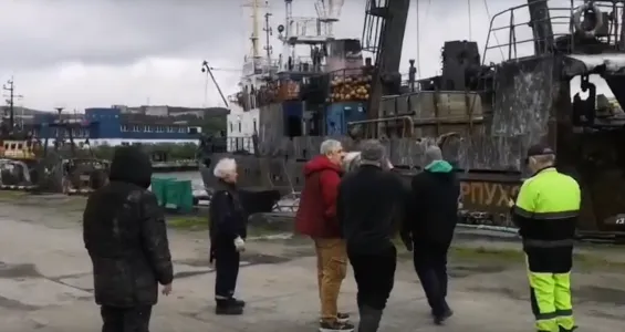Транспортная прокуратура начала проверку после столкновения кораблей в порту Мурманска