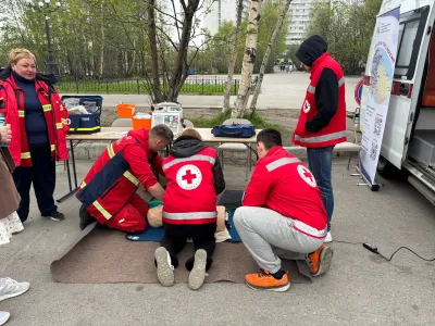 В июне в Мурманской области семь человек выпали из окна, включая ребёнка
