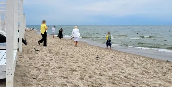 Купающаяся в холодной Балтике девушка шокировала туристов: очевидцы чуть не поседели в своих куртках