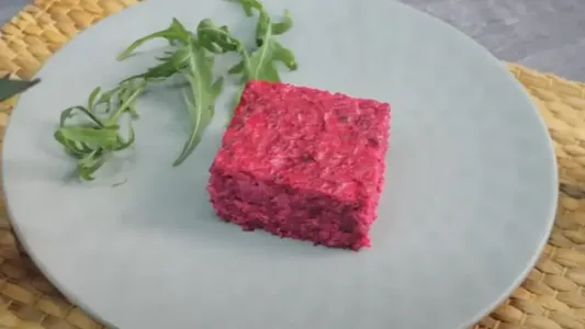Беру творог, манку и свеклу — готовлю оригинальную вкусную запеканку — делюсь простым рецептом