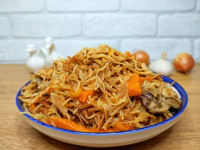Обжариваю вермишель до золотой корочки — готовлю плов по-корейски — вкуснее обычного