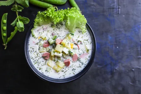 Добавила один ингредиент — вкус окрошки заиграл новыми красками: идеальный рецепт летнего супа