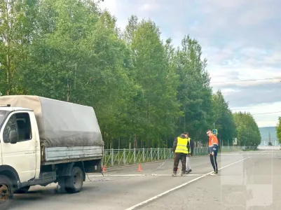 Дорожную разметку обновляют в Мончегорске