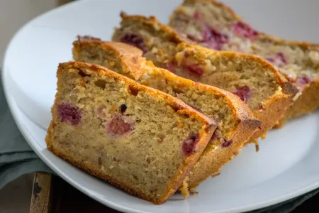 Добавляю в манник ягоду — вкус улучшается в геометрической прогрессии: такой выпечки всегда будет мало