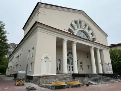 Фасад Центра досуга молодежи почти отремонтировали в Североморске