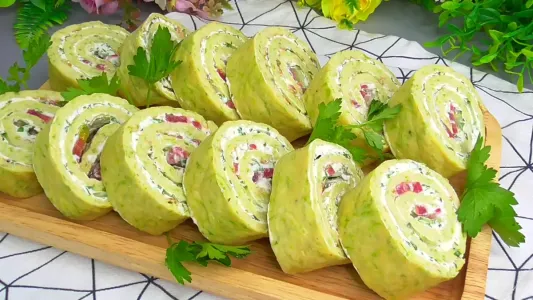 Кабачковый рулет — универсальная закуска для любого случая: от повседневного стола до праздничного меню