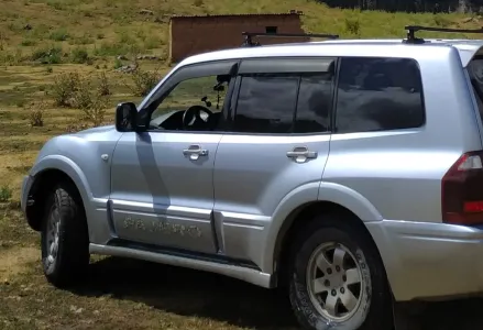 Что положить в багажник перед поездкой: автоэксперт Басманова составила список необходимых в дороге вещей