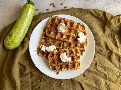 Вкуснее оладий: готовлю закуску из кабачков за 15 минут — добавляю 1 ингредиент и готова есть блюдо сутками