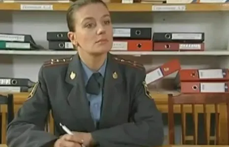 Россияне массово несут цветы к дому тяжелобольной звезды «Улиц разбитых фонарей» Анастасии Мельниковой