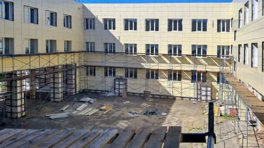 Школу № 1 в Видяево ремонтируют с отставанием по графику