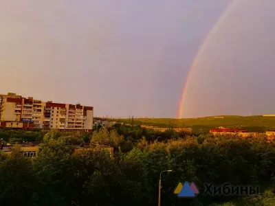 Двойную радугу запечатлели в Мурманске после грозы