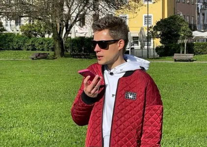 Дудь* в розыске: Московский суд заочно арестовал сбежавшего из России блогера-иноагента