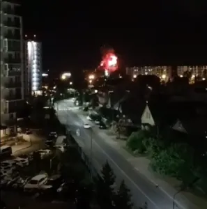 Сочи под плотным огнем БПЛА — такого здесь еще не было: за атаку жестоко поплатилась Одесса, порт методично равняют с землей, горит легендарный «Привоз» — что творится в зоне СВО 24 июля 2025